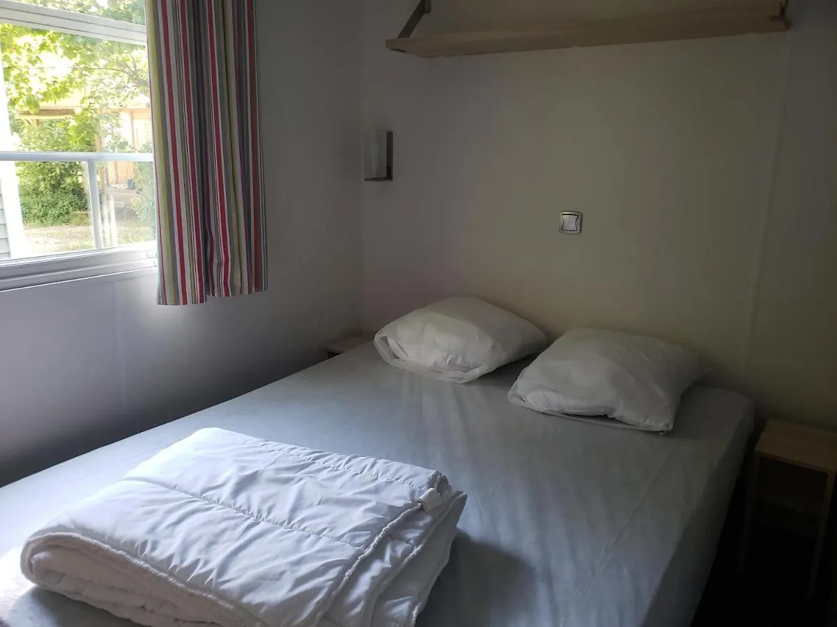 Le Moulin D'Onclaire Camping Et Chambres D'Hotes Coux Frühstückspension