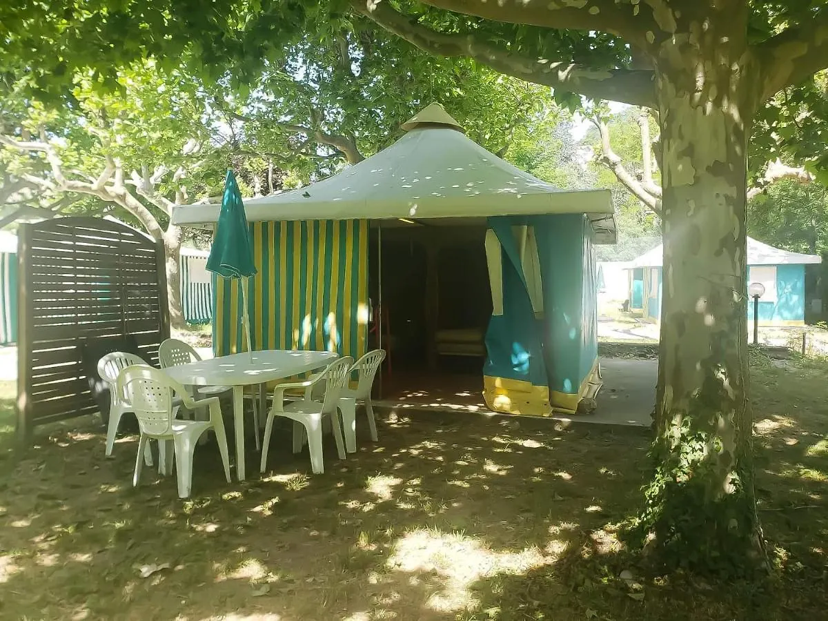 Le Moulin D'Onclaire Camping Et Chambres D'Hotes Coux
